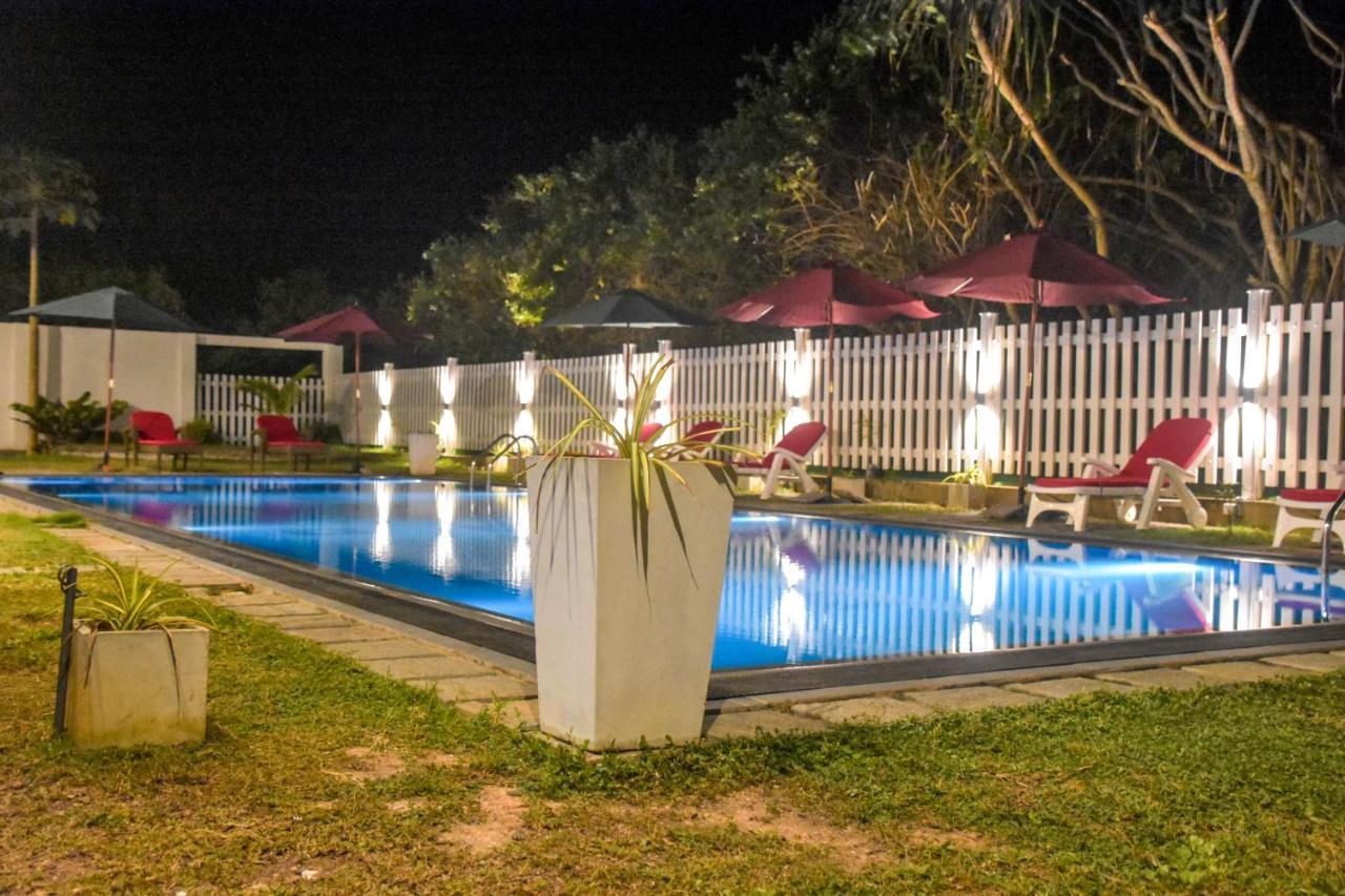 Ara Beach Resort Мірісса Екстер'єр фото