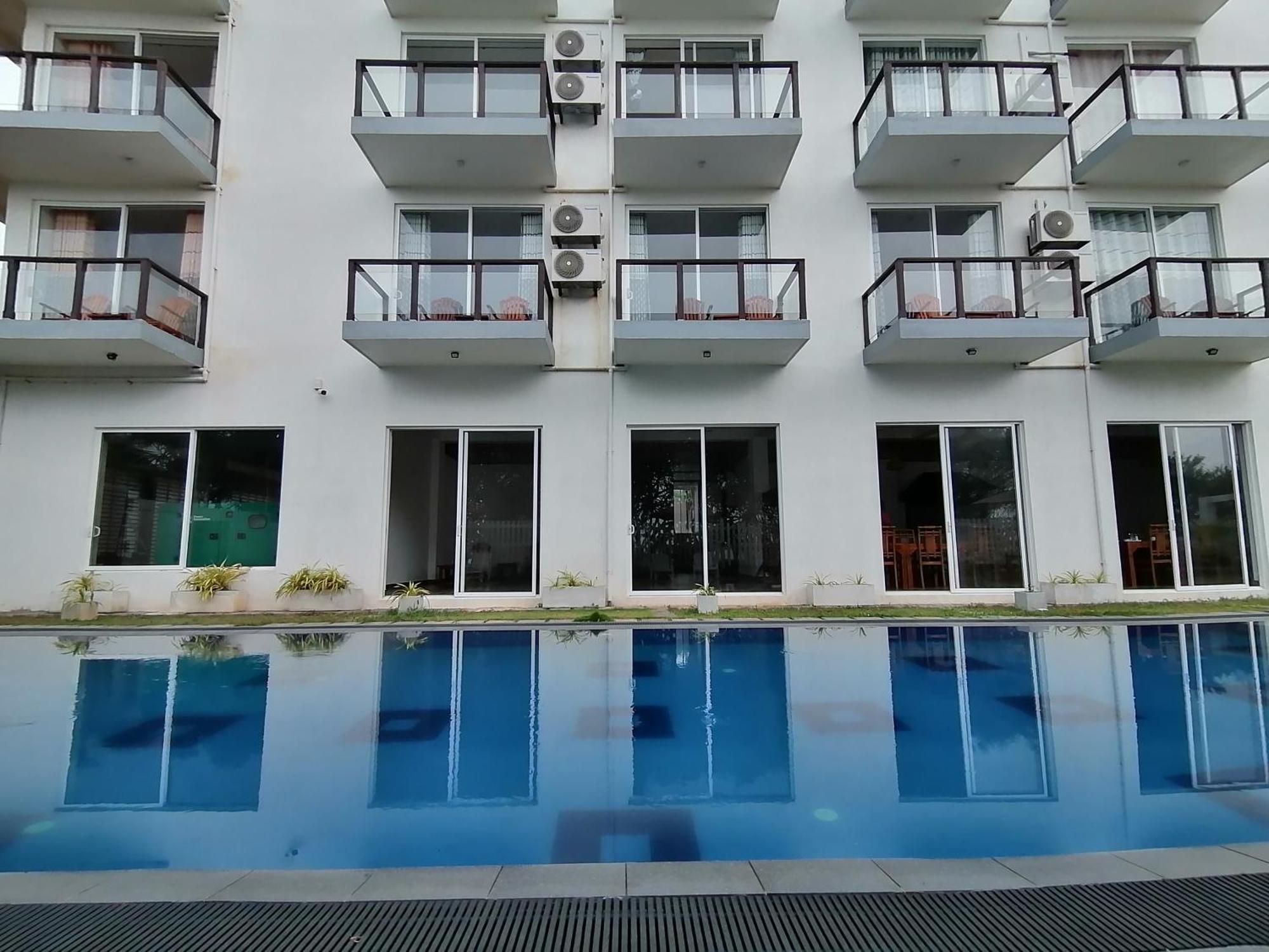 Ara Beach Resort Мірісса Екстер'єр фото